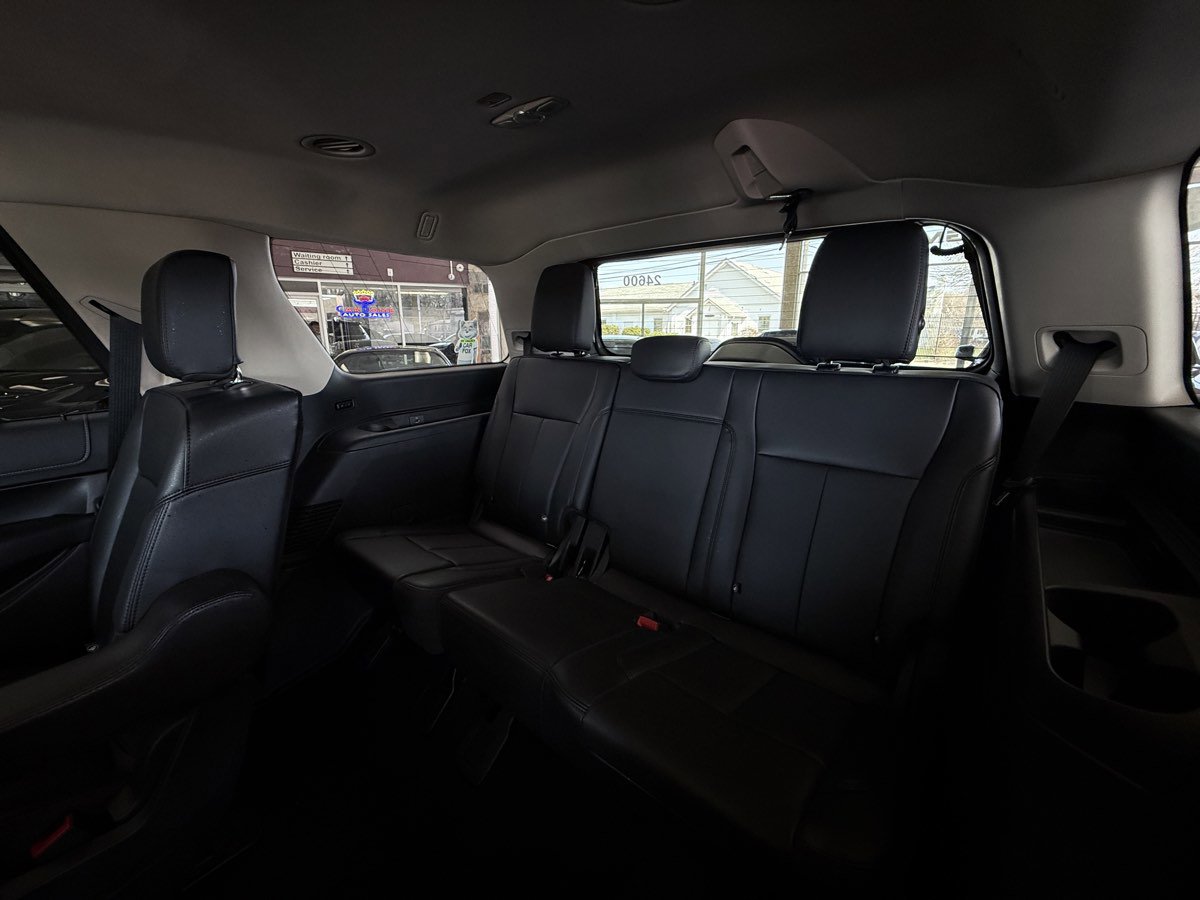 Used 2024 Ford Expedition XLT image 23