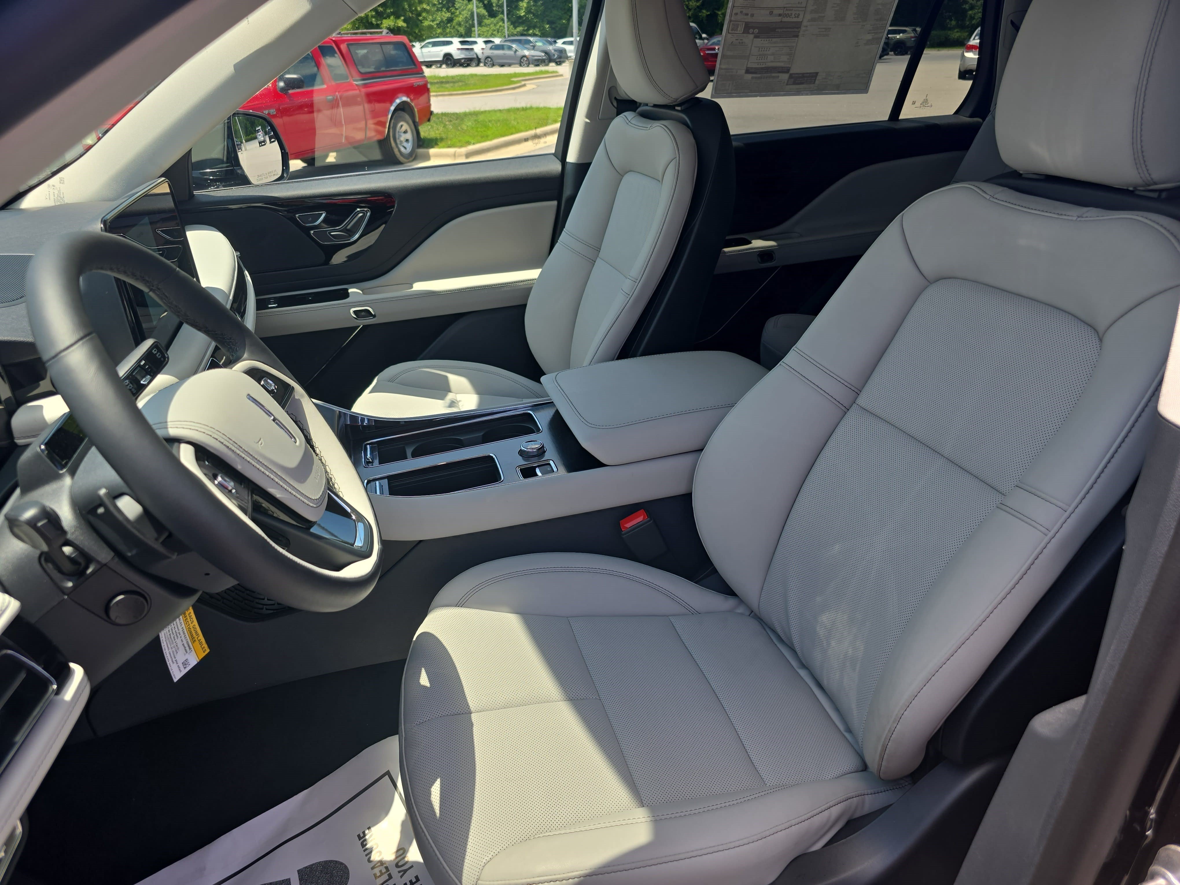 New 2026 Lincoln Aviator AWD image 14