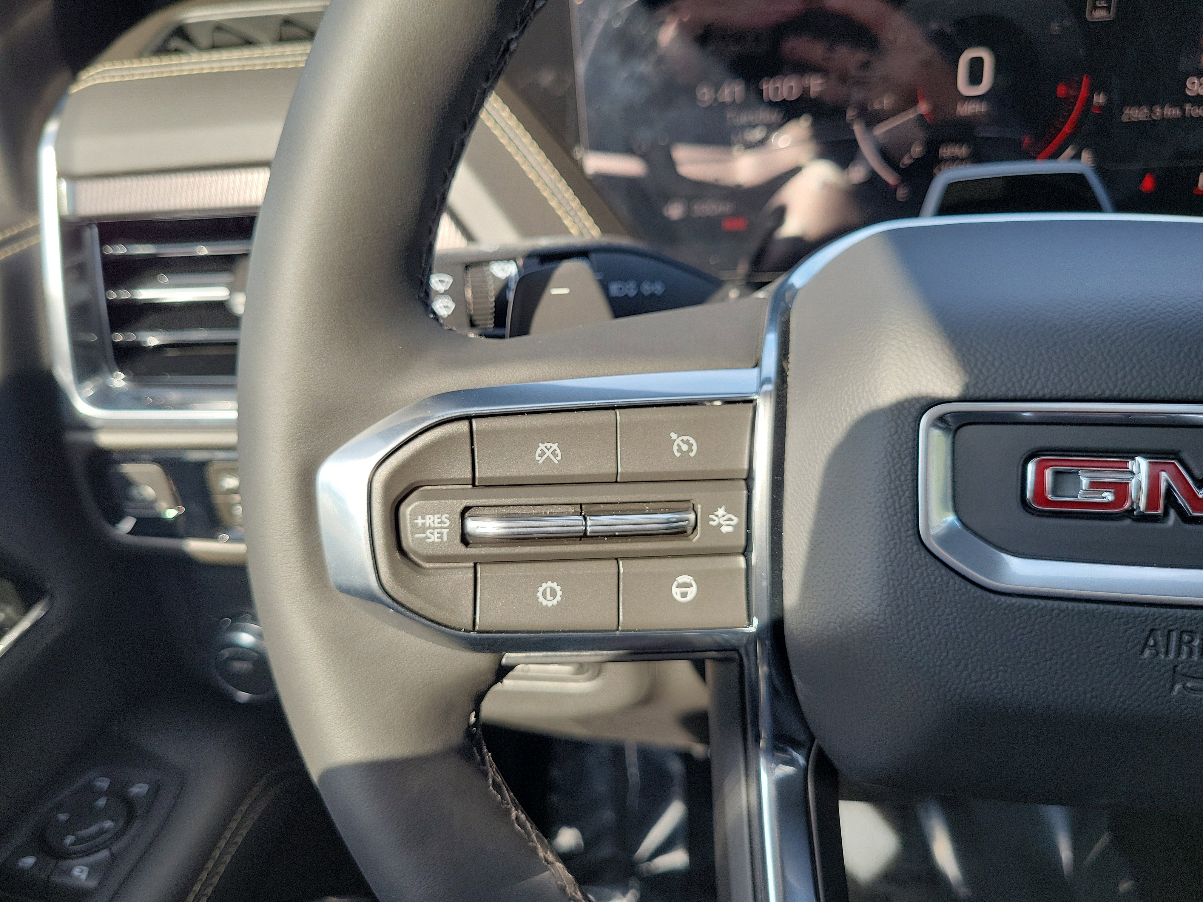 Used 2026 GMC Yukon XL Elevation w/ Elevation Premium Package RWD image 24