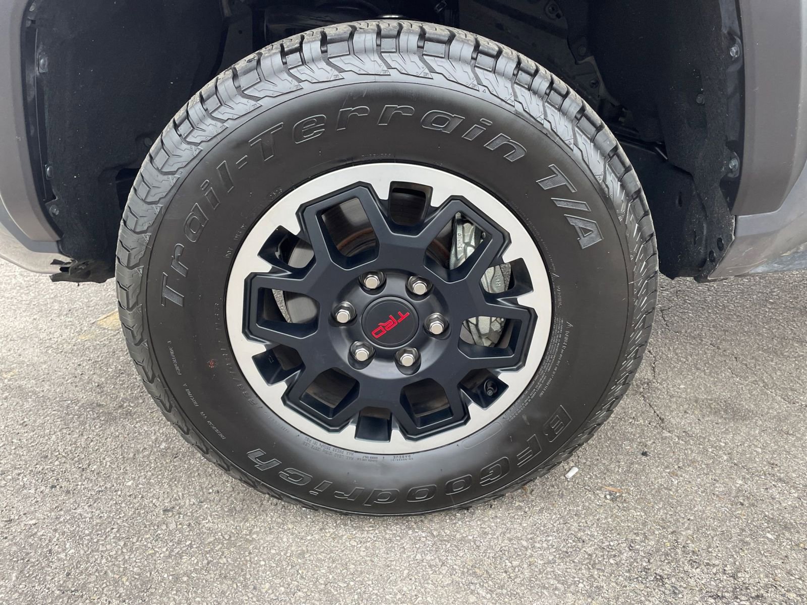 Used 2025 Toyota Tacoma TRD Off-Road image 28