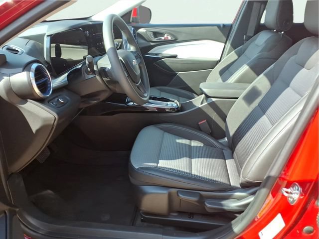 Used 2026 Chevrolet Trax LT FWD image 18