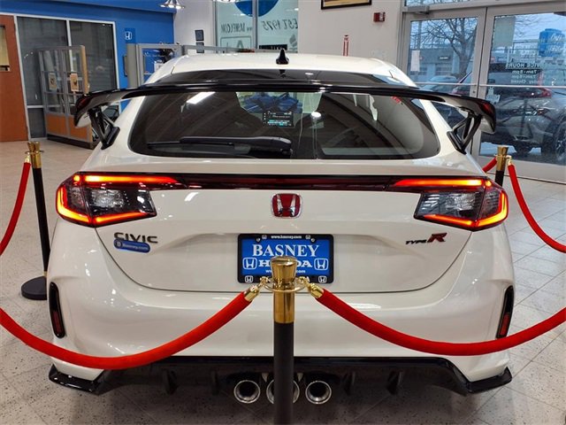 Used 2024 Honda Civic Type R image 8