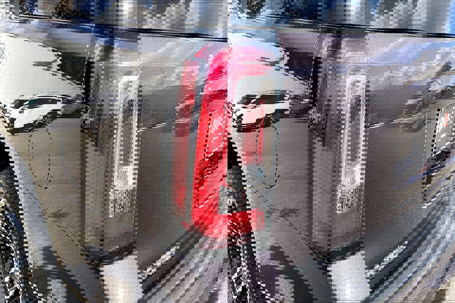 Used 2015 GMC Yukon SLT w/ Open Road Package image 28