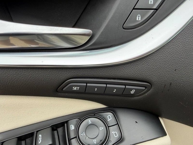 Used 2022 Buick Enclave Avenir w/ Avenir Technology Package AWD/4WD image 21