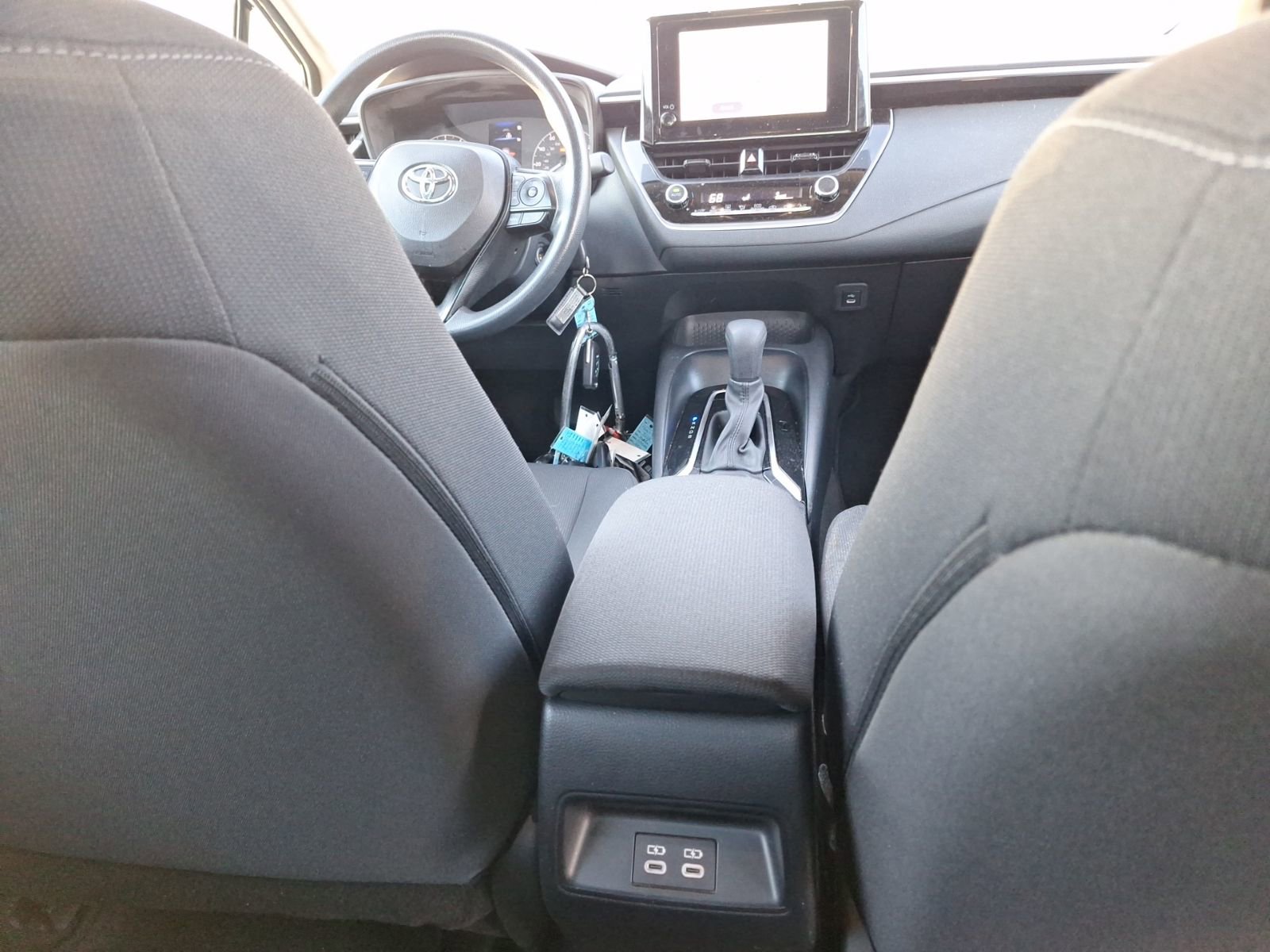 Used 2023 Toyota Corolla LE image 32