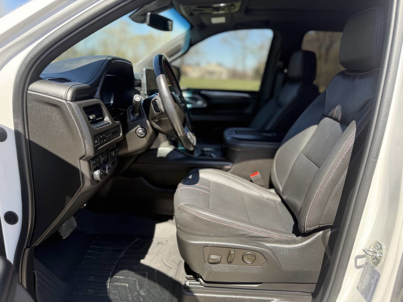 Used 2022 Chevrolet Suburban RST w/ Sport Performance Package AWD/4WD image 9