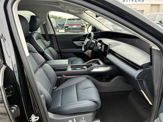 New 2025 Lincoln Nautilus Reserve image 17