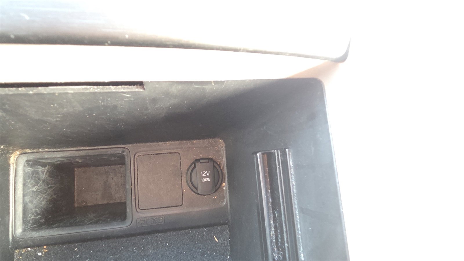 Used 2018 Kia Sedona L image 30