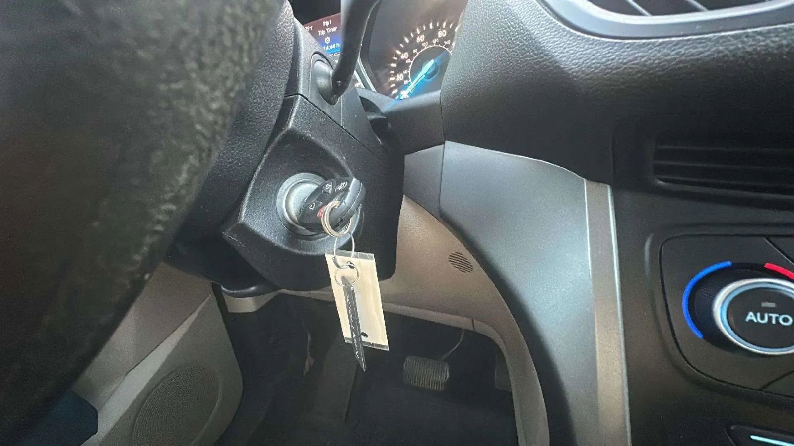 Used 2018 Ford Escape SE FWD image 20