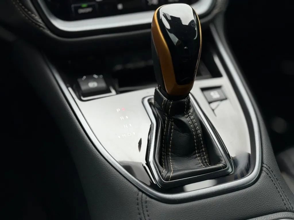 Used 2025 Subaru Outback Wilderness w/ Wilderness Package image 33