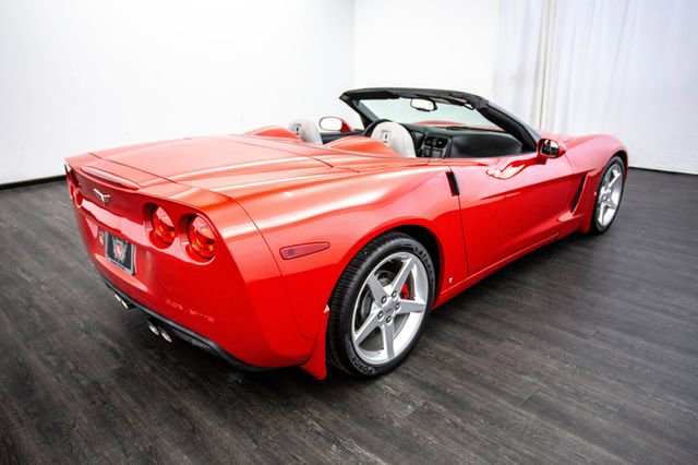 Used 2008 Chevrolet Corvette Convertible w/ Preferred Equipment Group RWD image 9