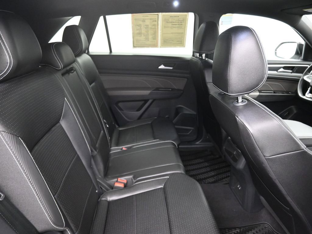 Used 2023 Volkswagen Atlas Cross Sport SEL R-Line image 11