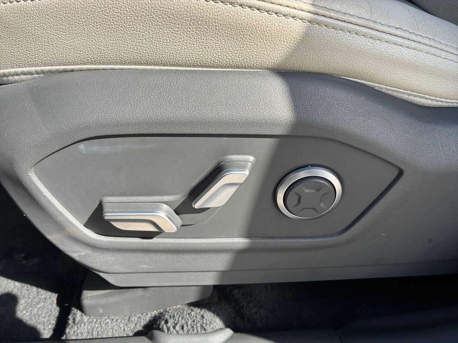 Used 2024 Hyundai Santa Fe Limited image 22