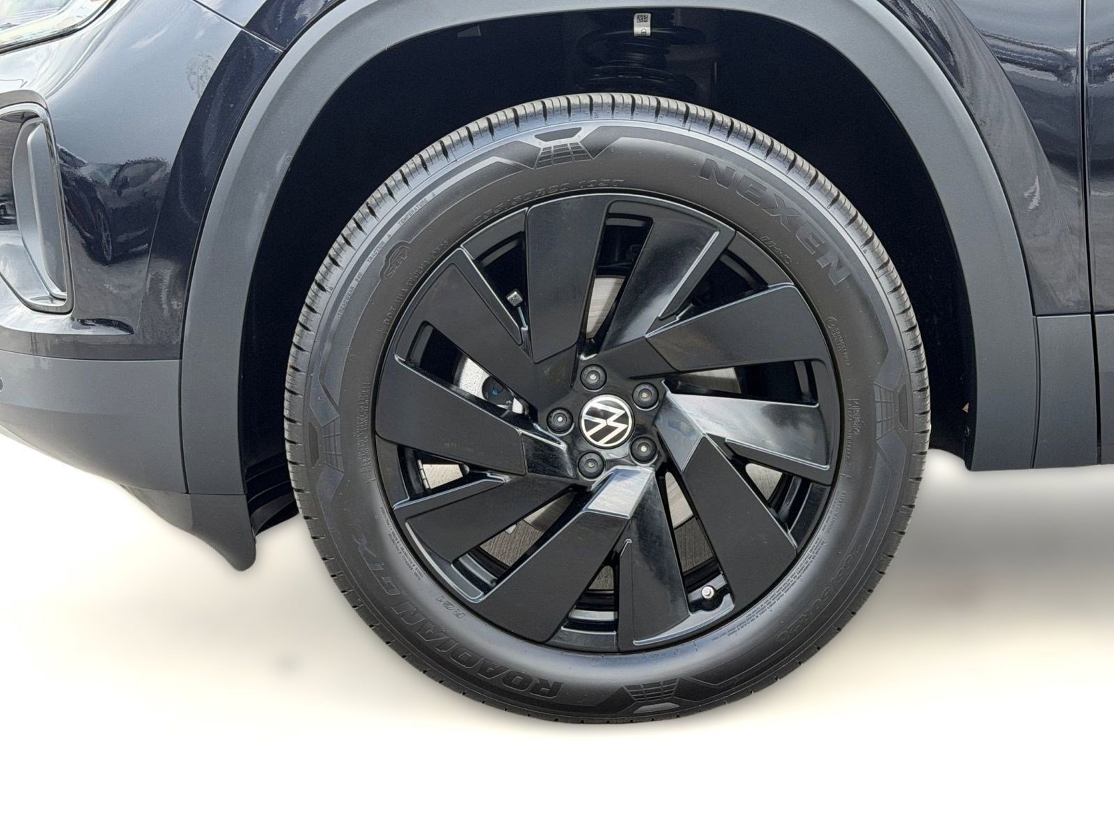 Certified 2026 Volkswagen Atlas Cross Sport SE FWD image 10