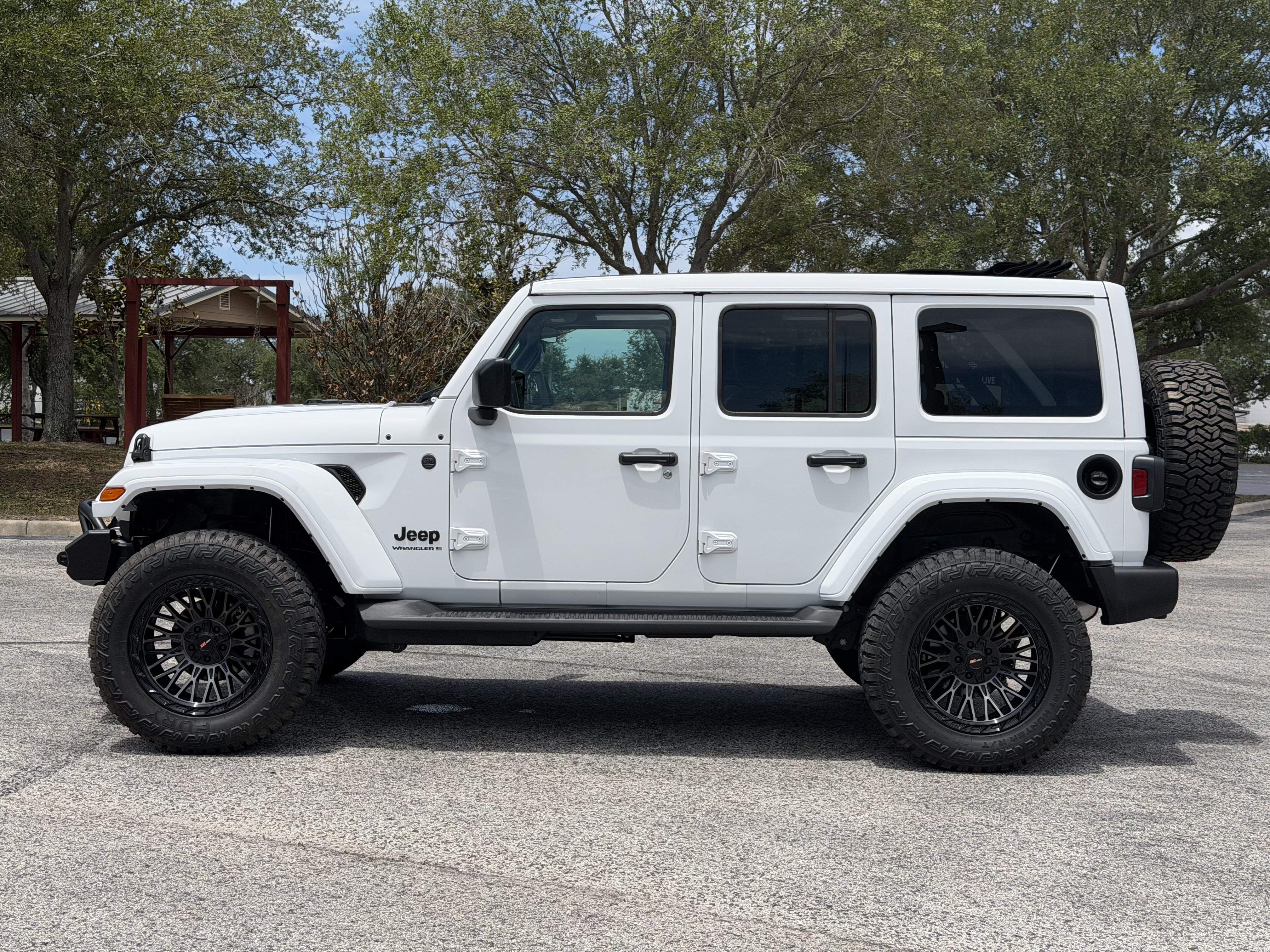 Used 2026 Jeep Wrangler Unlimited Sport AWD/4WD image 6