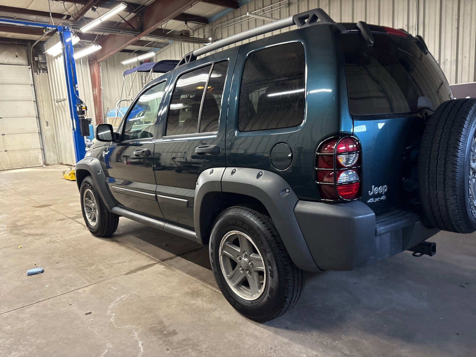 Used 2005 Jeep Liberty Renegade image 5
