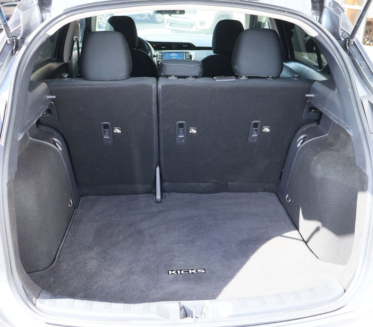Used 2024 Nissan Kicks SV FWD image 23