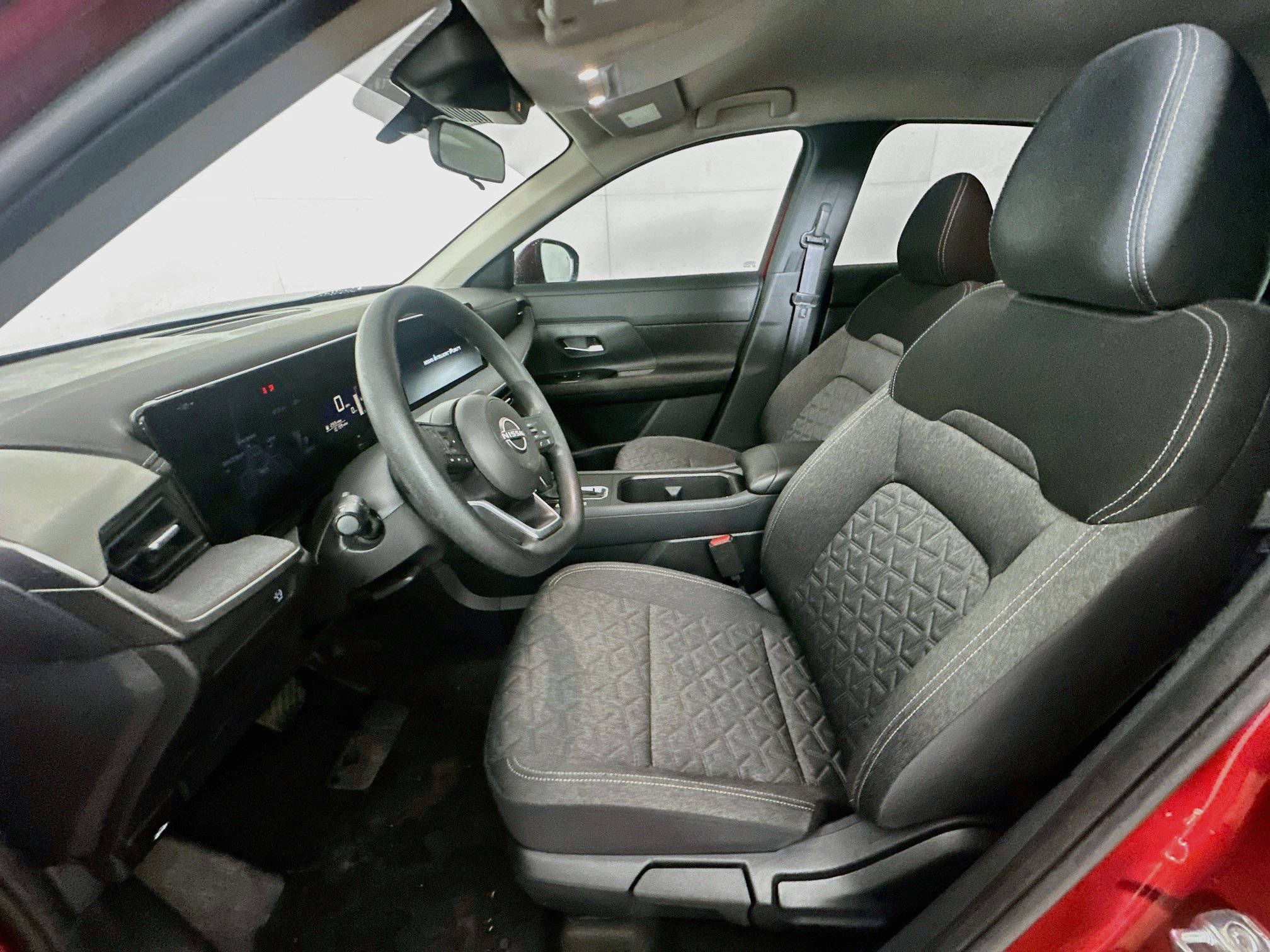 Used 2025 Nissan Kicks SV FWD image 13