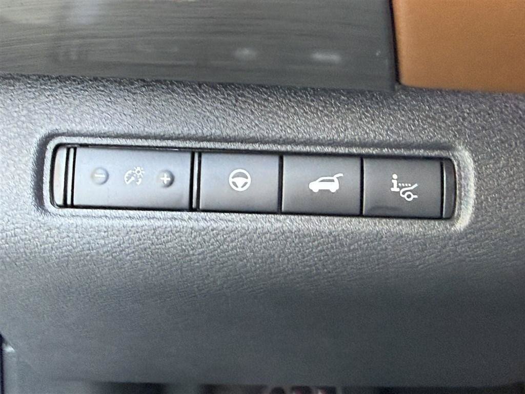Used 2022 Nissan Pathfinder Platinum w/ Cargo Package AWD/4WD image 34