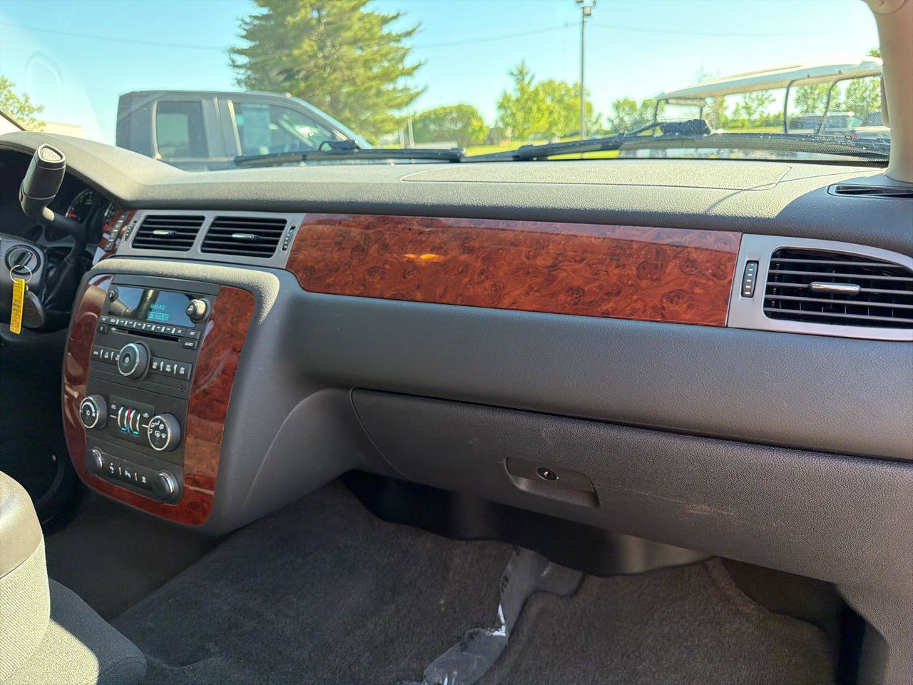 Used 2011 Chevrolet Avalanche LS w/ Convenience Package AWD/4WD image 17
