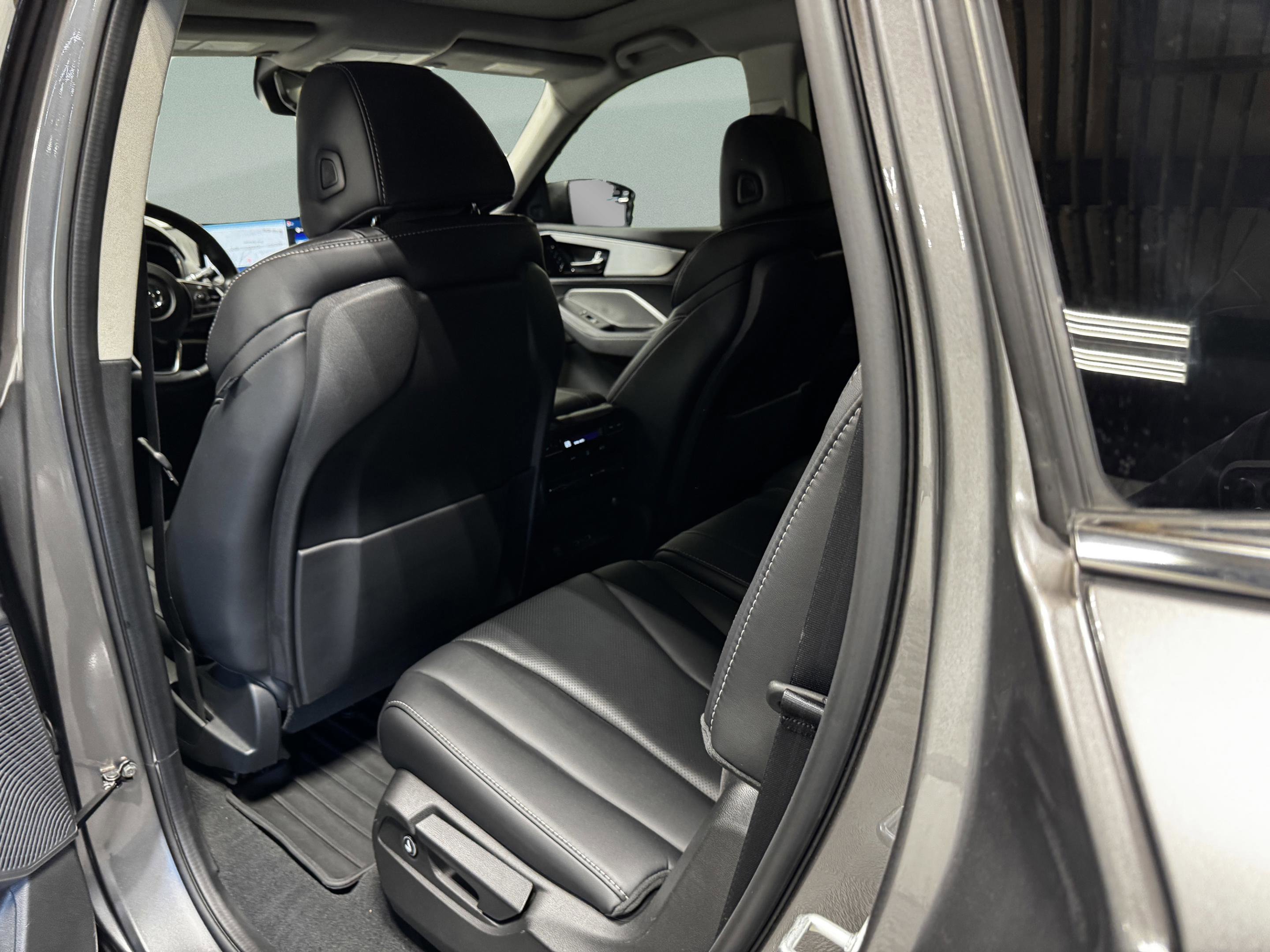 Certified 2023 Acura MDX FWD w/ Technology Package image 10