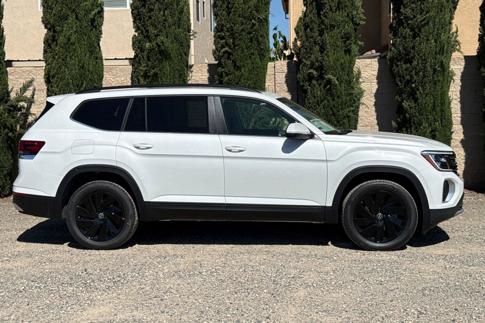 New 2026 Volkswagen Atlas SE AWD/4WD image 2