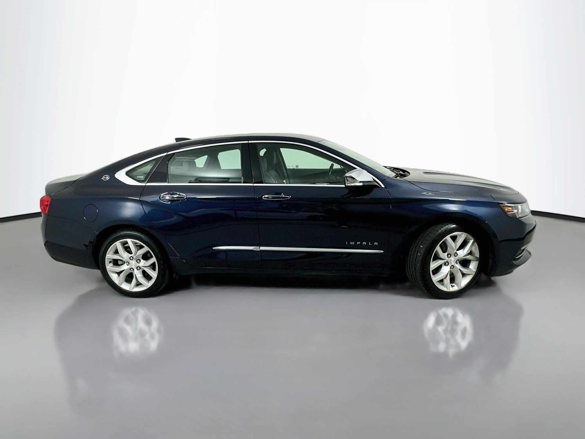 Used 2017 Chevrolet Impala Premier w/ Enhanced Convenience Package FWD image 8