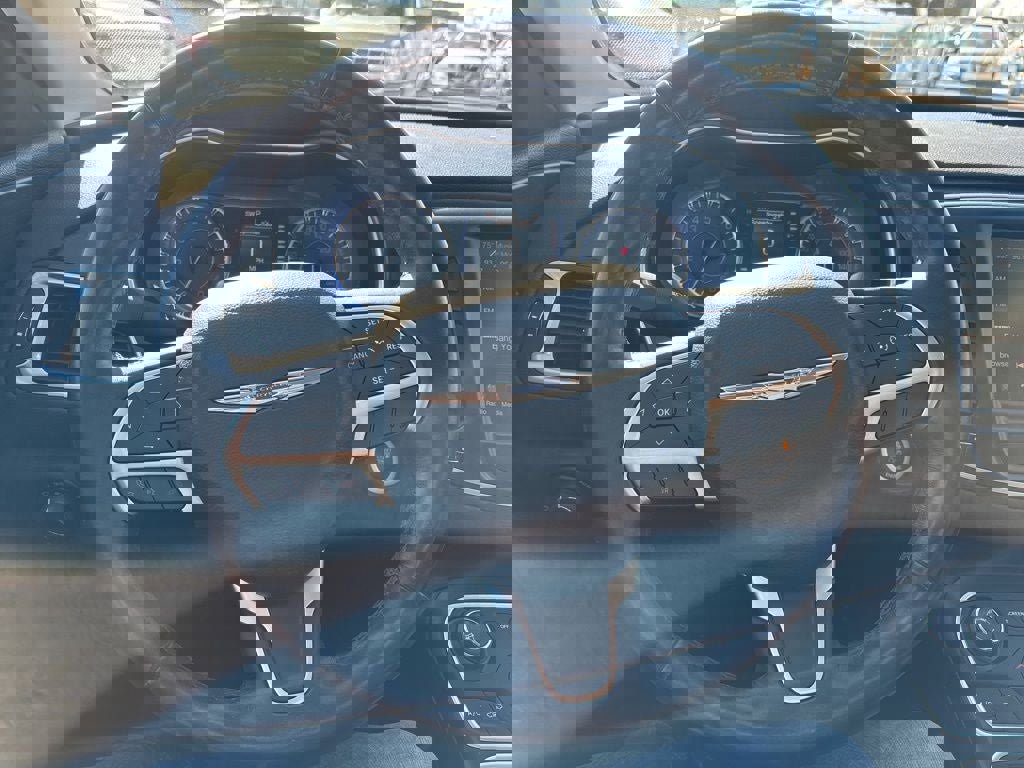 Used 2016 Chrysler 200 Limited w/ Convenience Group image 11