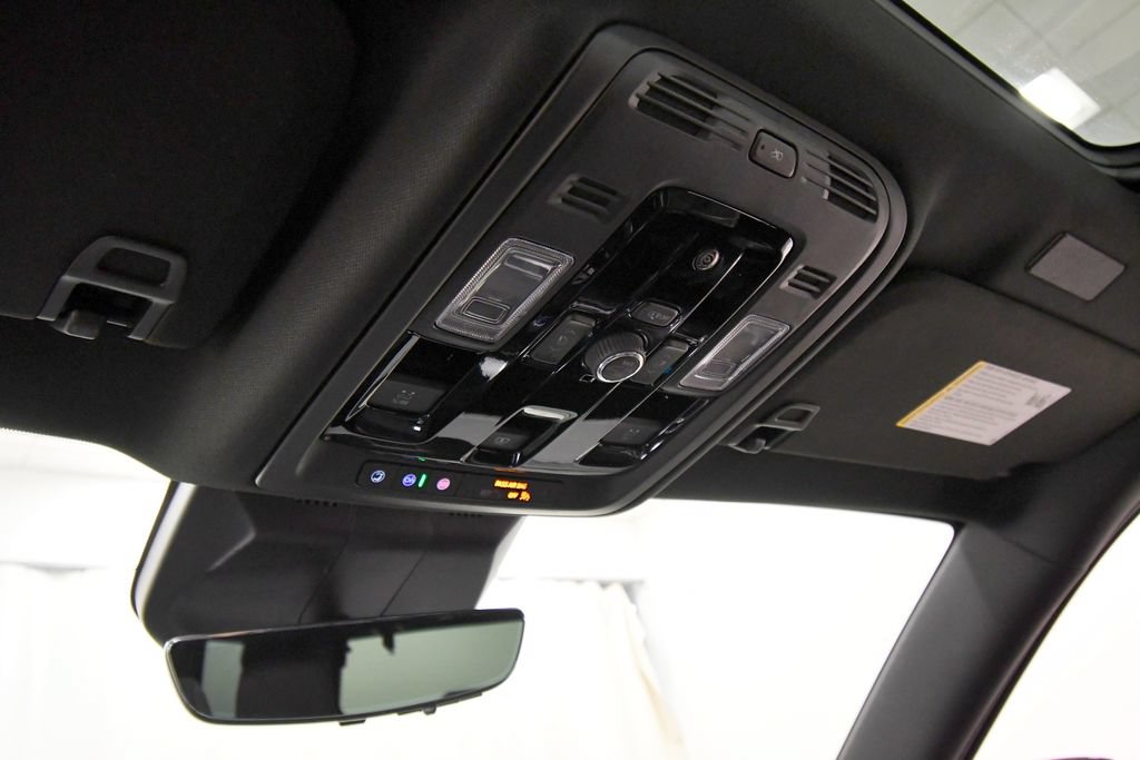 Used 2025 Cadillac Escalade Sport AWD/4WD image 28