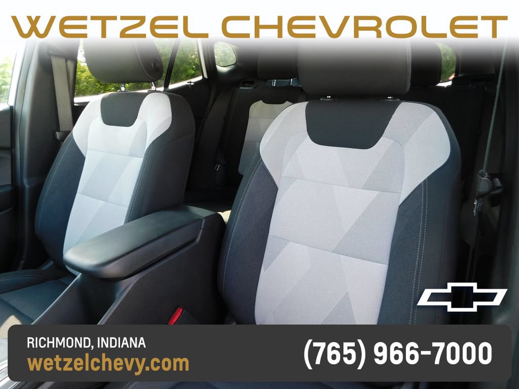 Used 2024 Chevrolet Trax RS FWD image 14