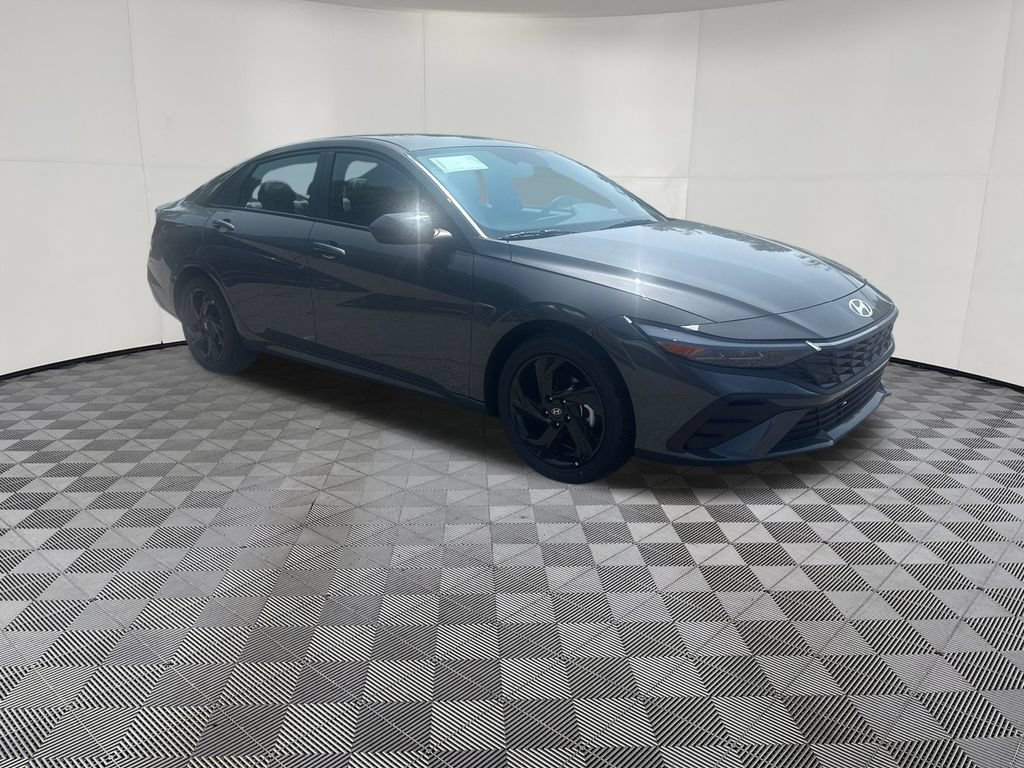 New 2026 Hyundai Elantra SEL Sport FWD image 3