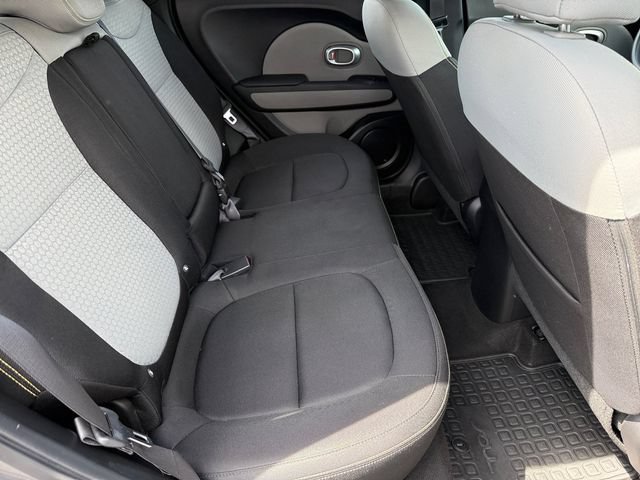 Used 2016 Kia Soul + FWD image 11