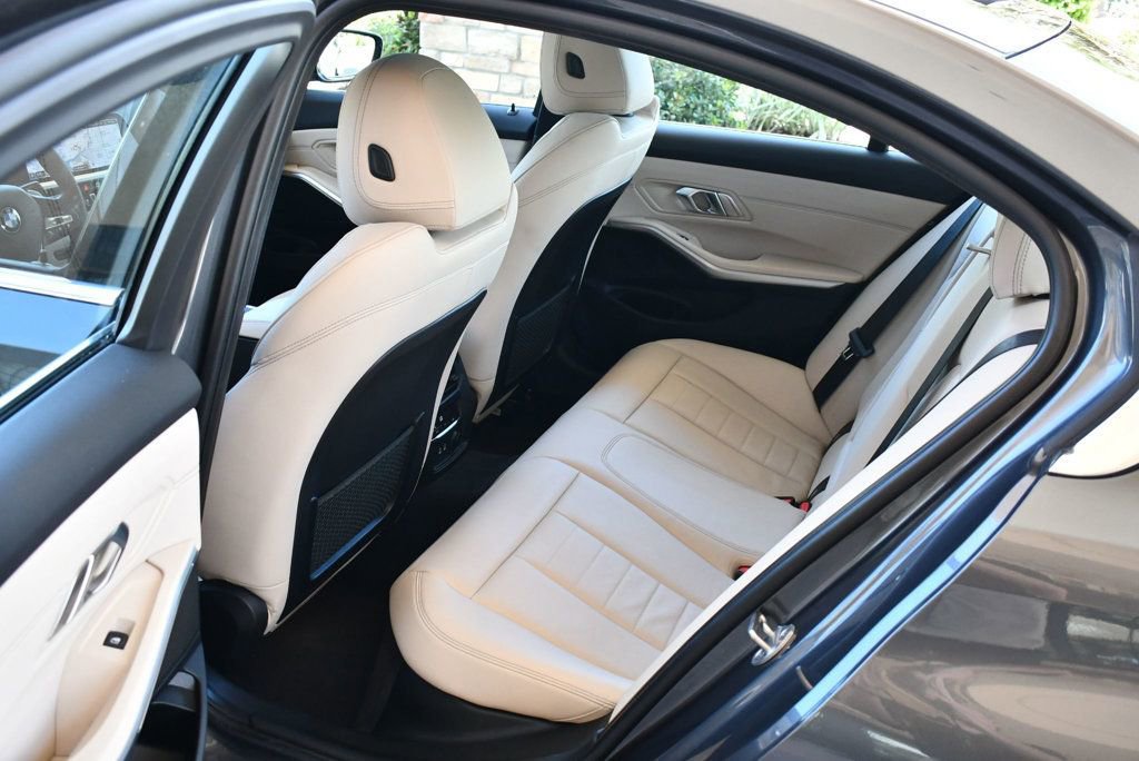 Used 2020 BMW 330i Sedan w/ Premium Package image 15
