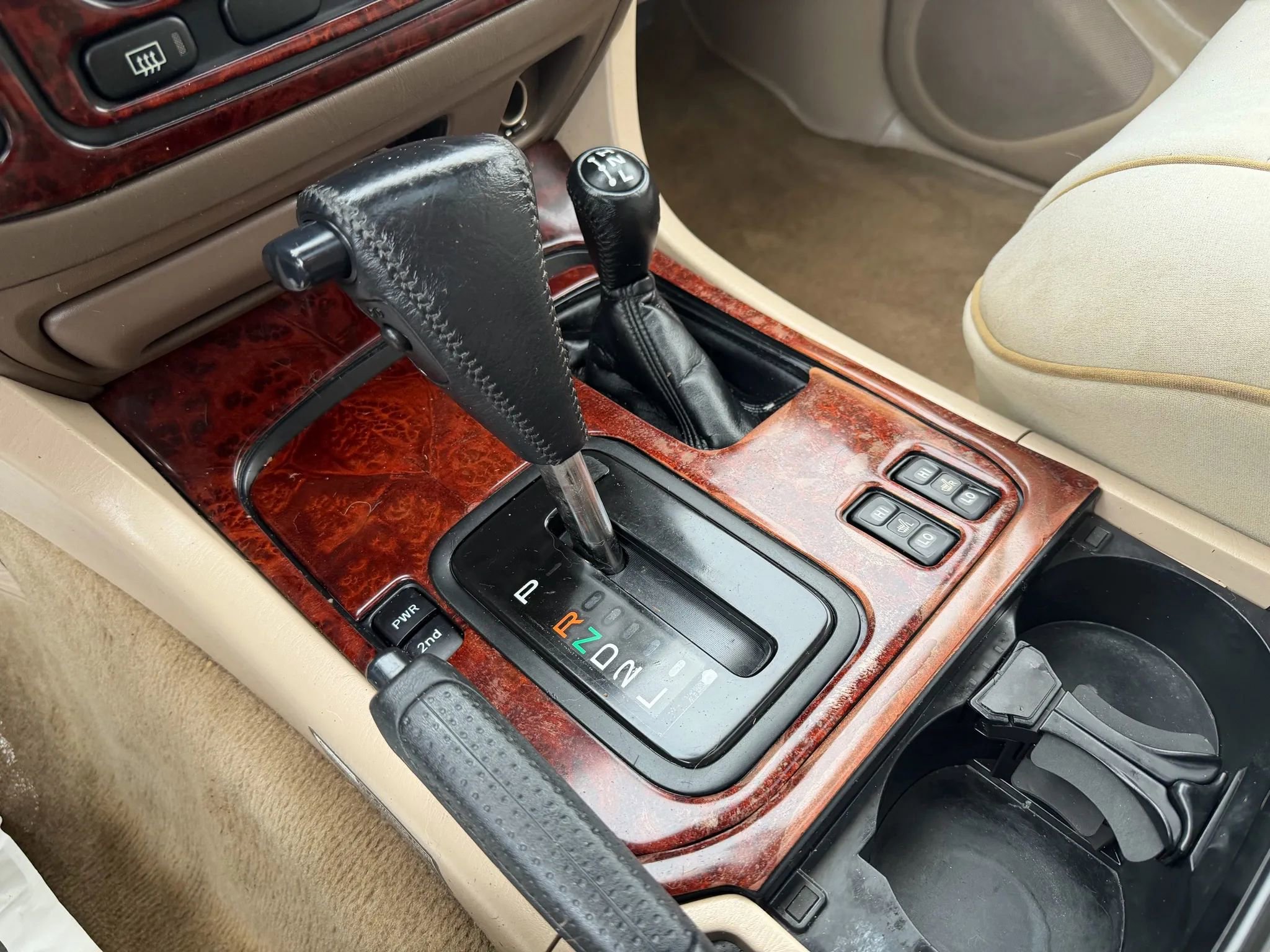 Used 2000 Toyota Land Cruiser Sport Utility 4D image 16