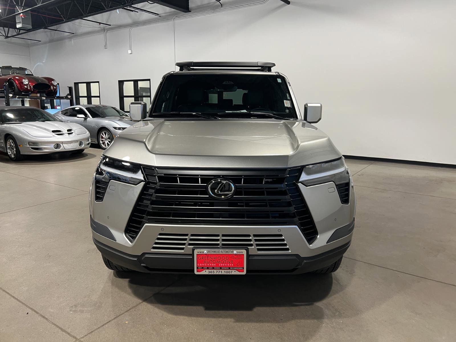 Used 2024 Lexus GX 550 w/ Accessory Package (31) image 8