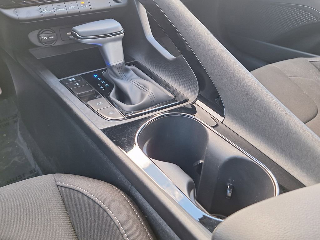 New 2025 Hyundai Elantra SEL image 25