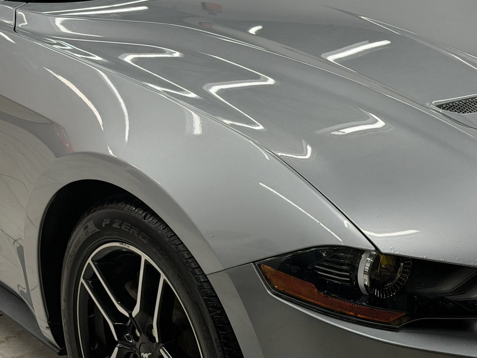 Used 2020 Ford Mustang Premium RWD image 6
