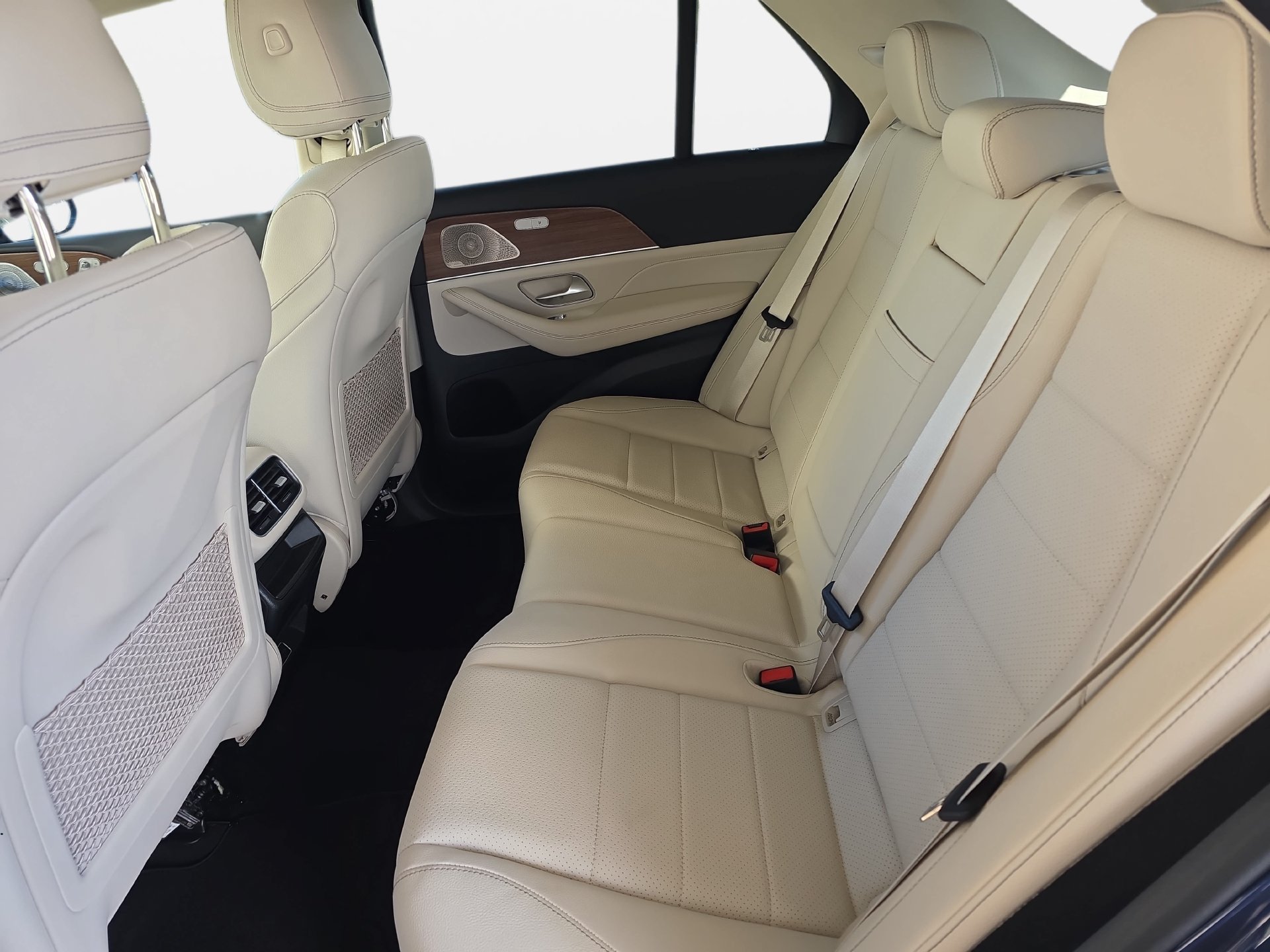 Used 2025 Mercedes-Benz GLE 450e 4MATIC image 12