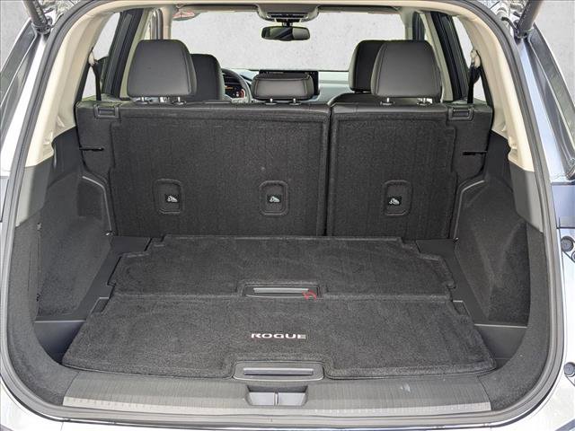 Certified 2025 Nissan Rogue SL w/ SL Premium Package FWD image 6