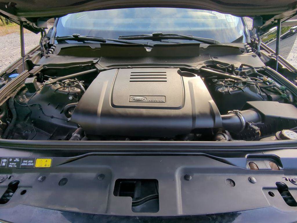 Used 2024 Land Rover Discovery S AWD/4WD image 23