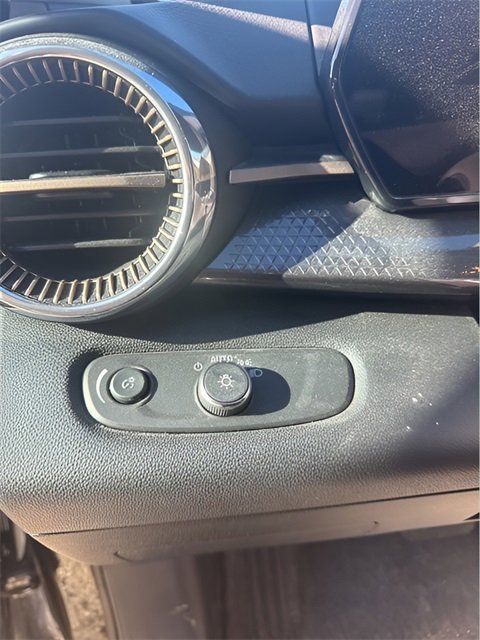 Used 2025 Chevrolet Trax ACTIV w/ Driver Confidence Package image 12