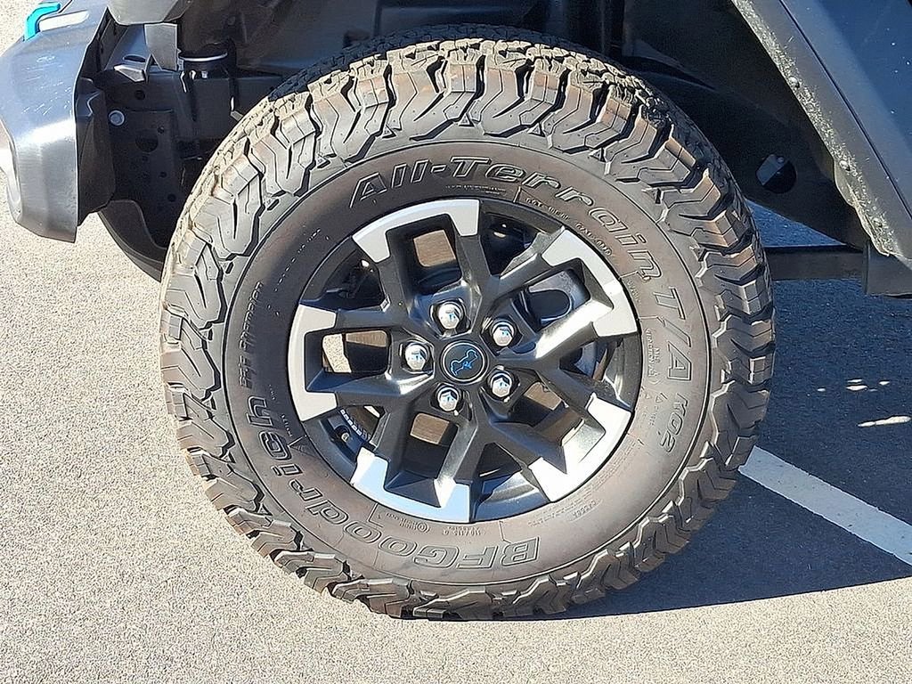 Used 2025 Jeep Wrangler Unlimited Rubicon 4xe w/ Safety Group AWD/4WD image 8