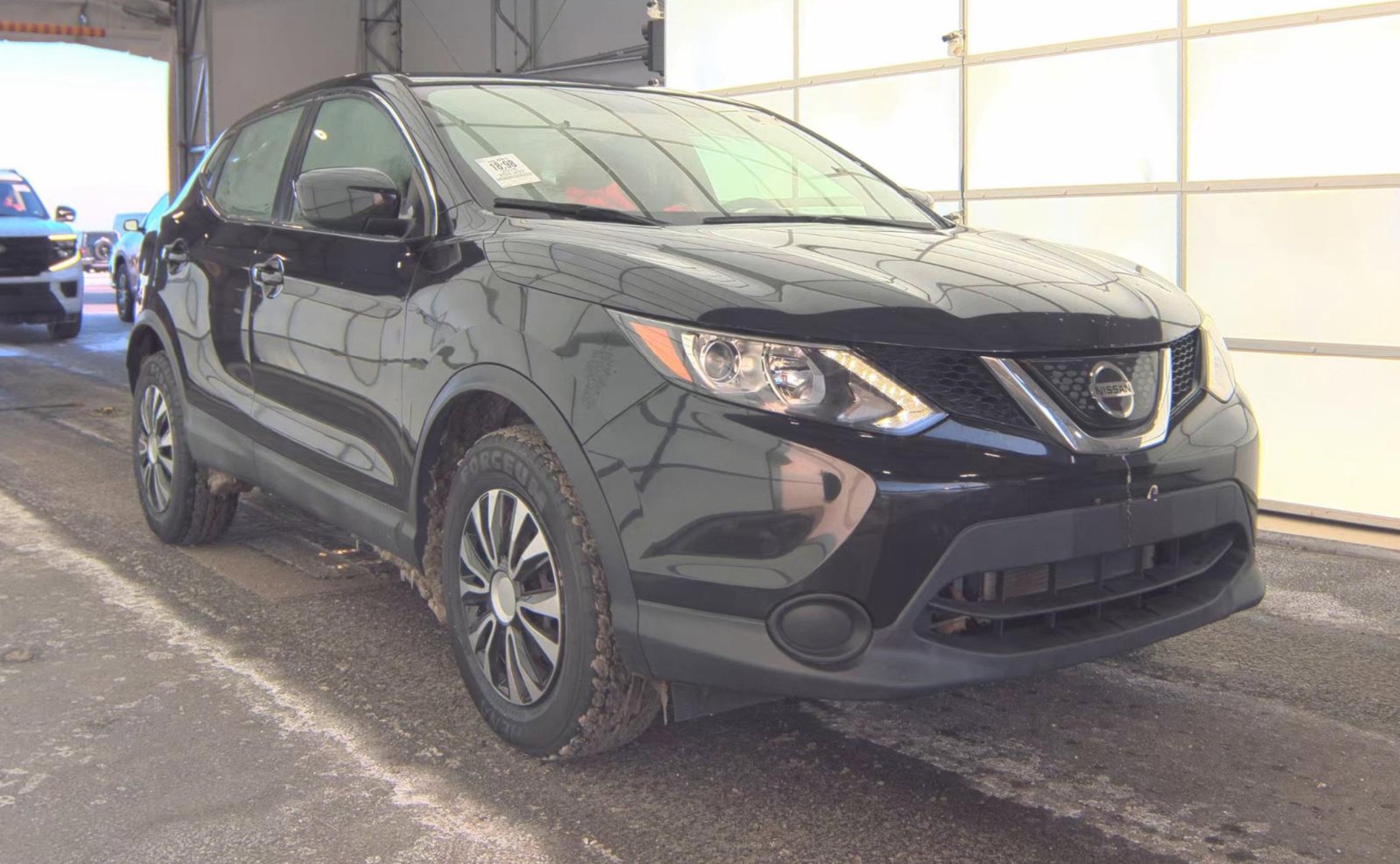 Used 2018 Nissan Rogue Sport S image 3