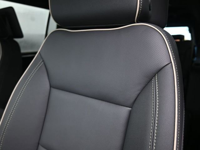 New 2026 Chevrolet Suburban Premier image 22