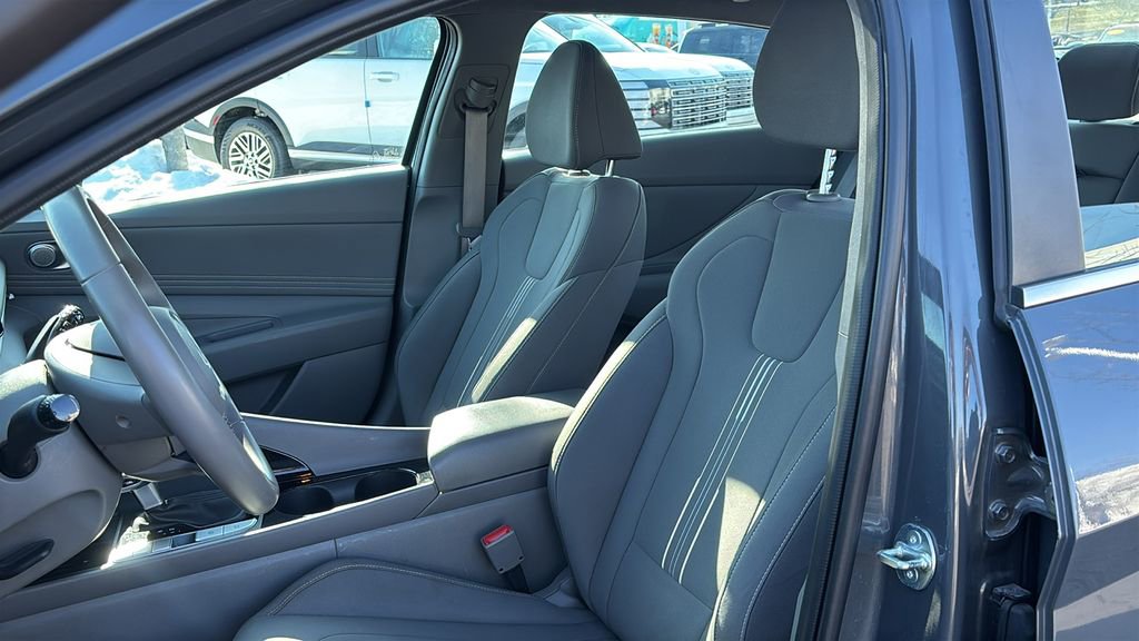 Used 2025 Hyundai Elantra SEL image 10
