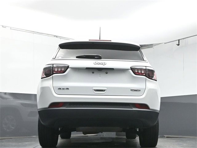 Used 2024 Jeep Compass Latitude image 34