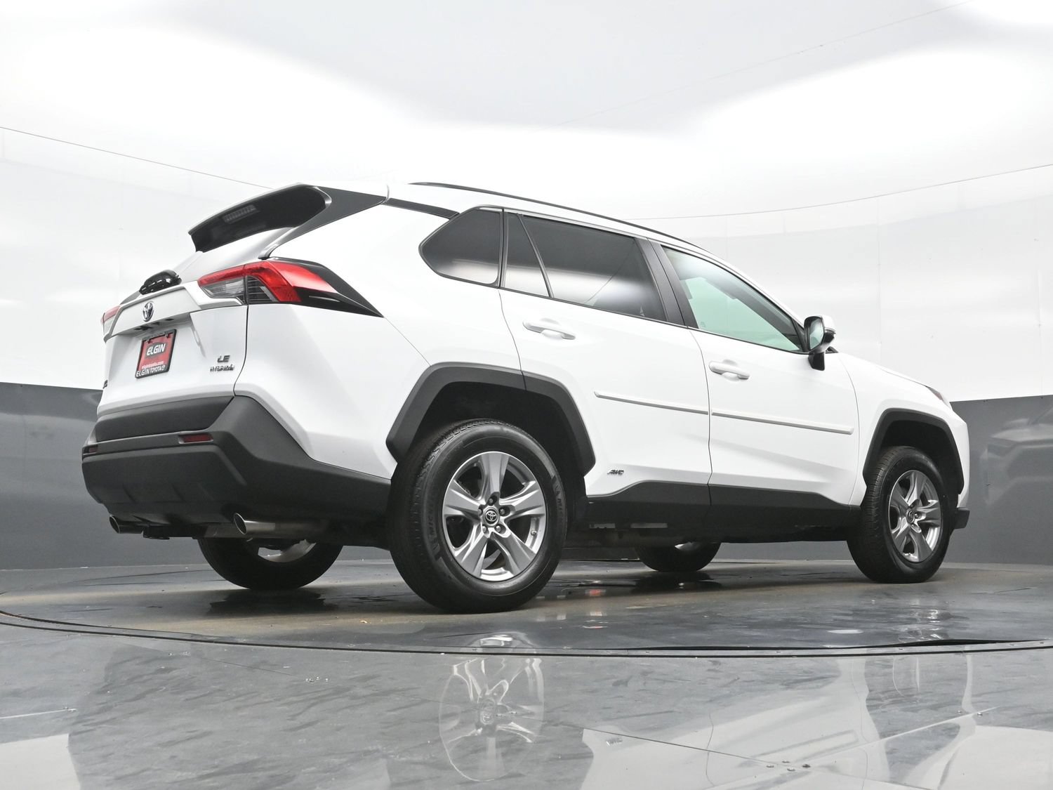 Used 2024 Toyota RAV4 LE AWD/4WD image 30