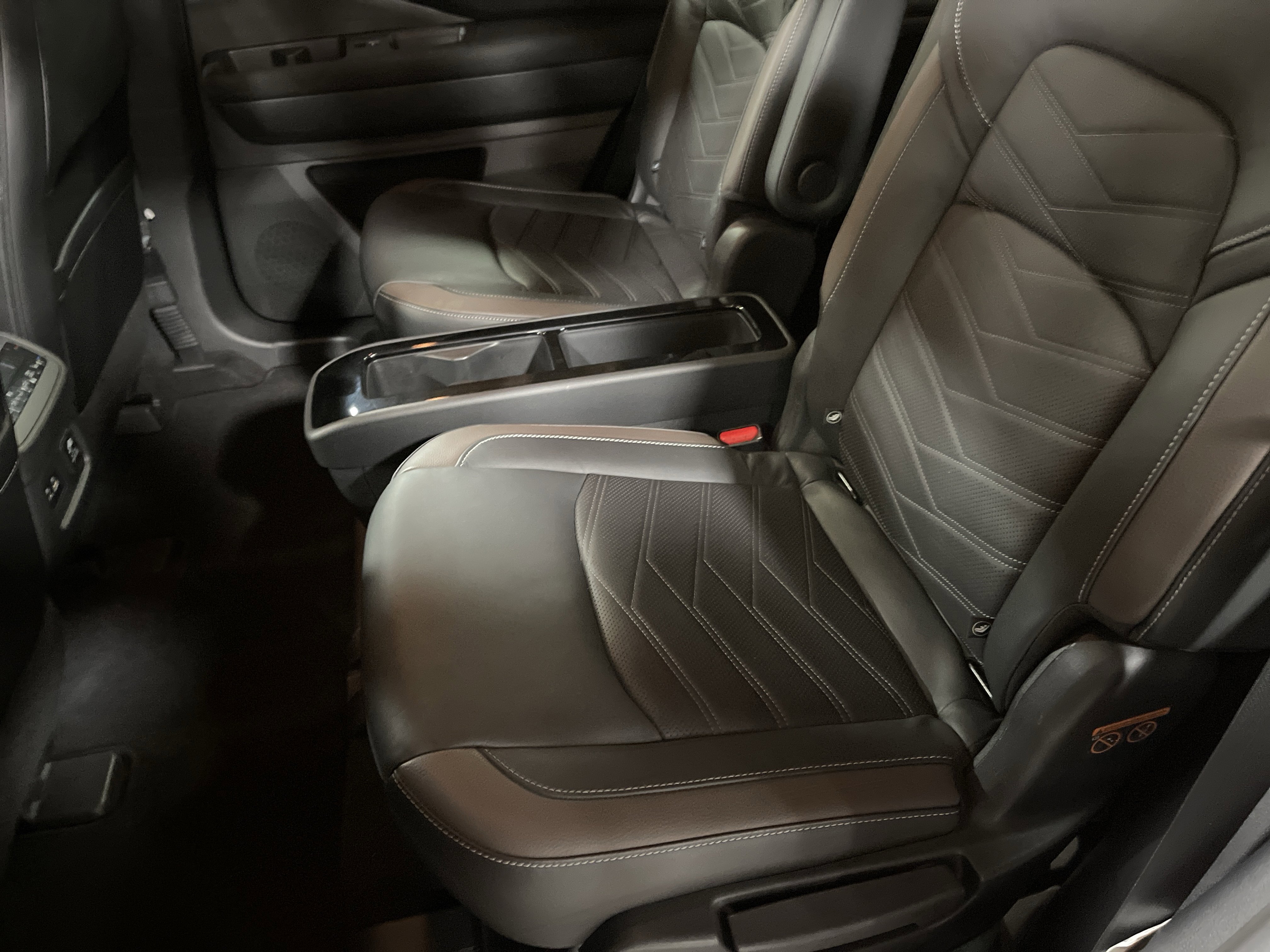 Used 2023 Nissan Pathfinder Platinum image 13