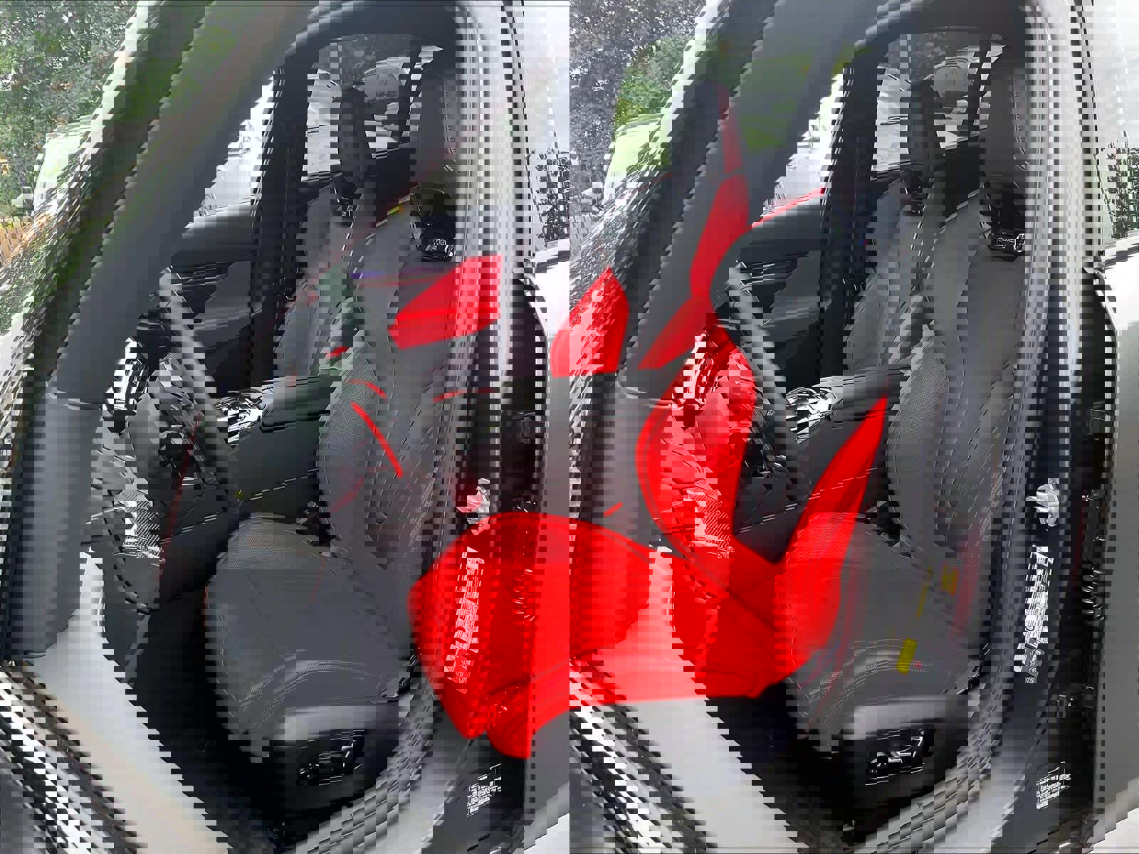 Used 2025 BMW M5 w/ Carbon Package image 27