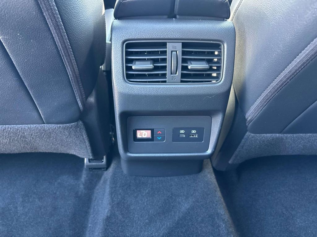 Used 2021 Nissan Rogue SL w/ Premium Package image 16